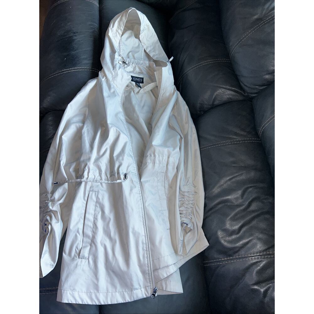 Jones of New York size large windbreaker with hood beige